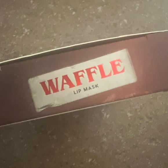 ColourPop Waffle Lip Mask in Red and Brown - Picture 2 of 5